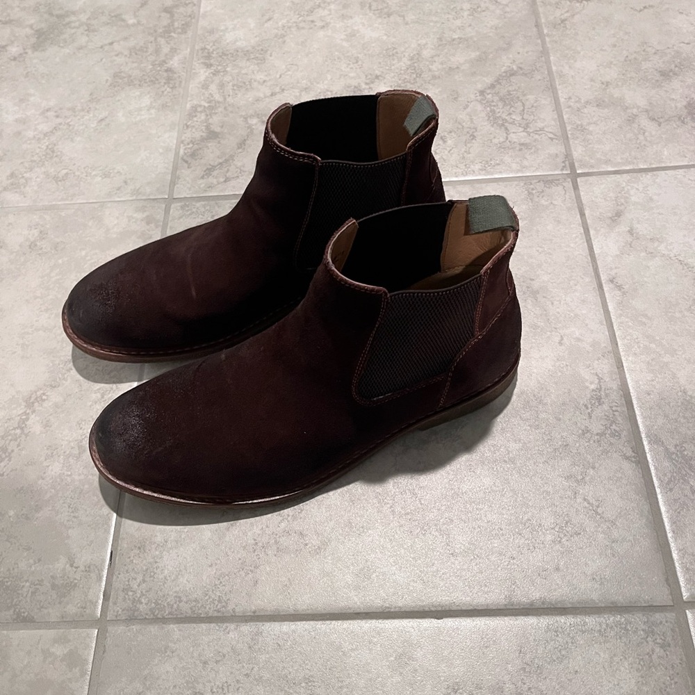 Johnston & Murphy Suede boots size 11.5 LIKE NEW